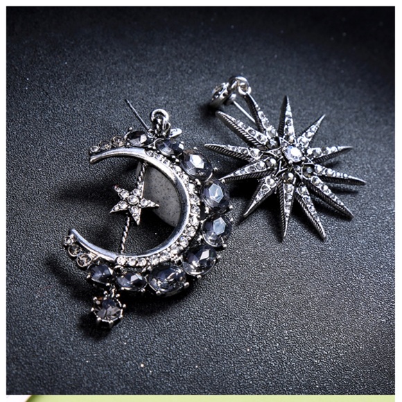 NEW 💎 Large Sun Moon Rhinestone Gunmetal Earrings - Picture 6 of 7